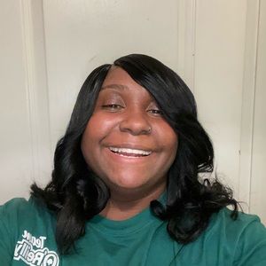 Meet your Posher, Danielle